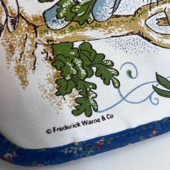 Bunny Potholders Set of 2 Easter Garden VTG Frederick Warne & Co Cottage Core - Picture 5 of 10